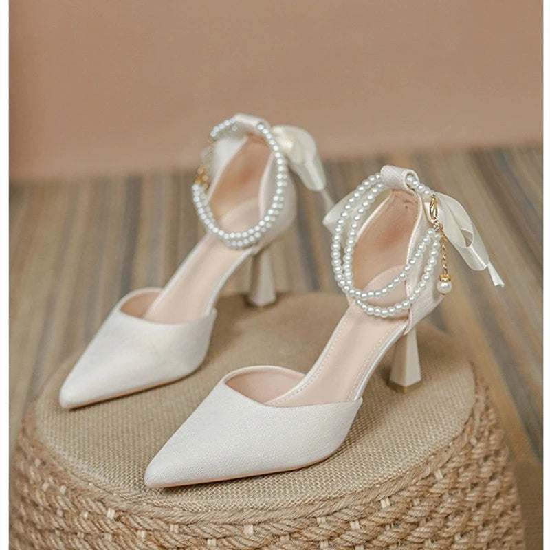 2025 New Wedding Heels Women Luxury Brand Design String Bead Pearls High Heels Ladies Sexy Elegant Pointed Toe White Black Pumps