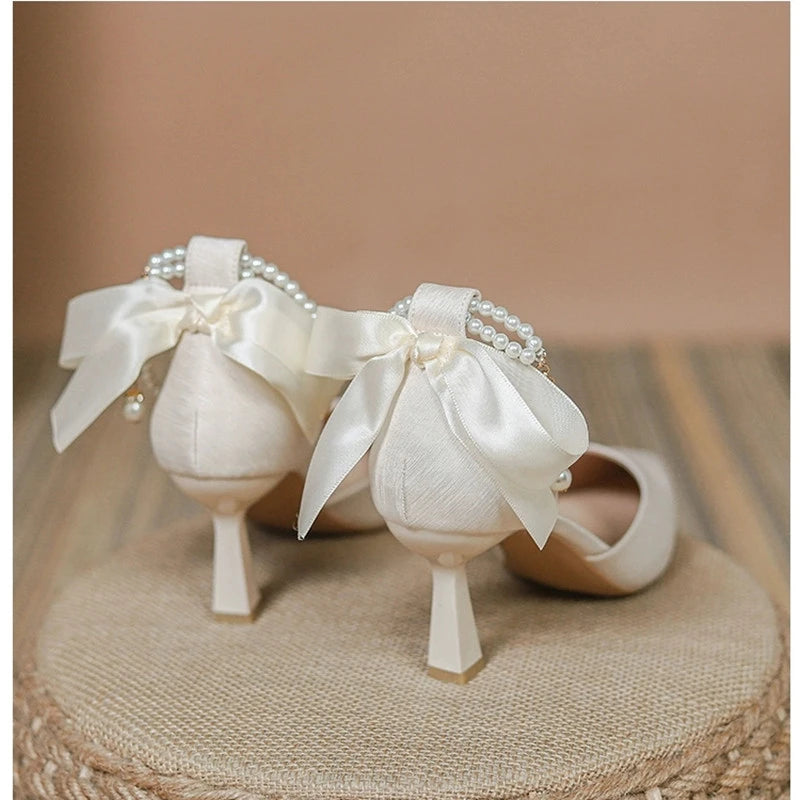 2025 New Wedding Heels Women Luxury Brand Design String Bead Pearls High Heels Ladies Sexy Elegant Pointed Toe White Black Pumps