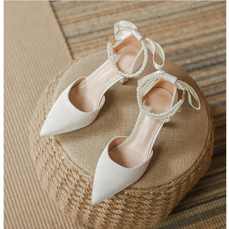 2025 New Wedding Heels Women Luxury Brand Design String Bead Pearls High Heels Ladies Sexy Elegant Pointed Toe White Black Pumps