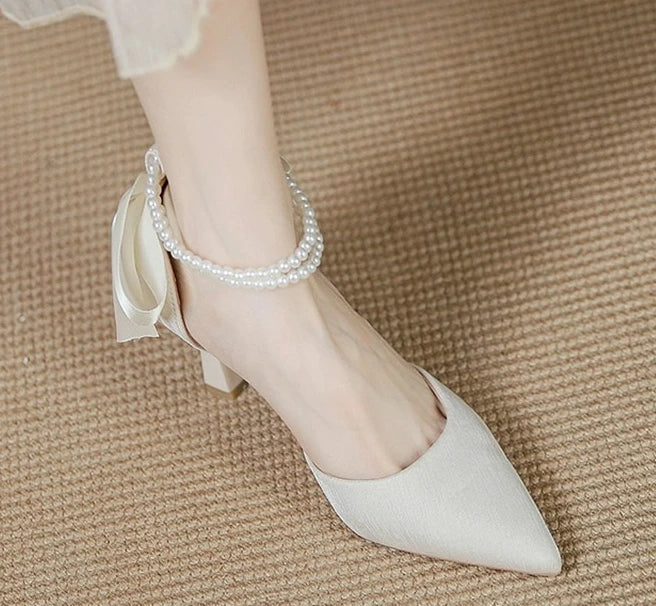 2025 New Wedding Heels Women Luxury Brand Design String Bead Pearls High Heels Ladies Sexy Elegant Pointed Toe White Black Pumps