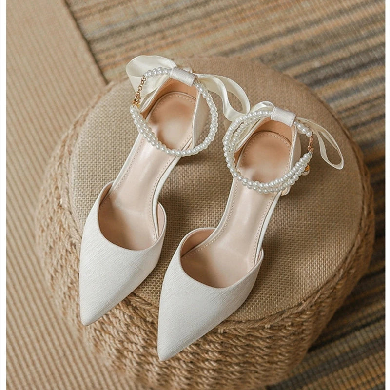 2025 New Wedding Heels Women Luxury Brand Design String Bead Pearls High Heels Ladies Sexy Elegant Pointed Toe White Black Pumps
